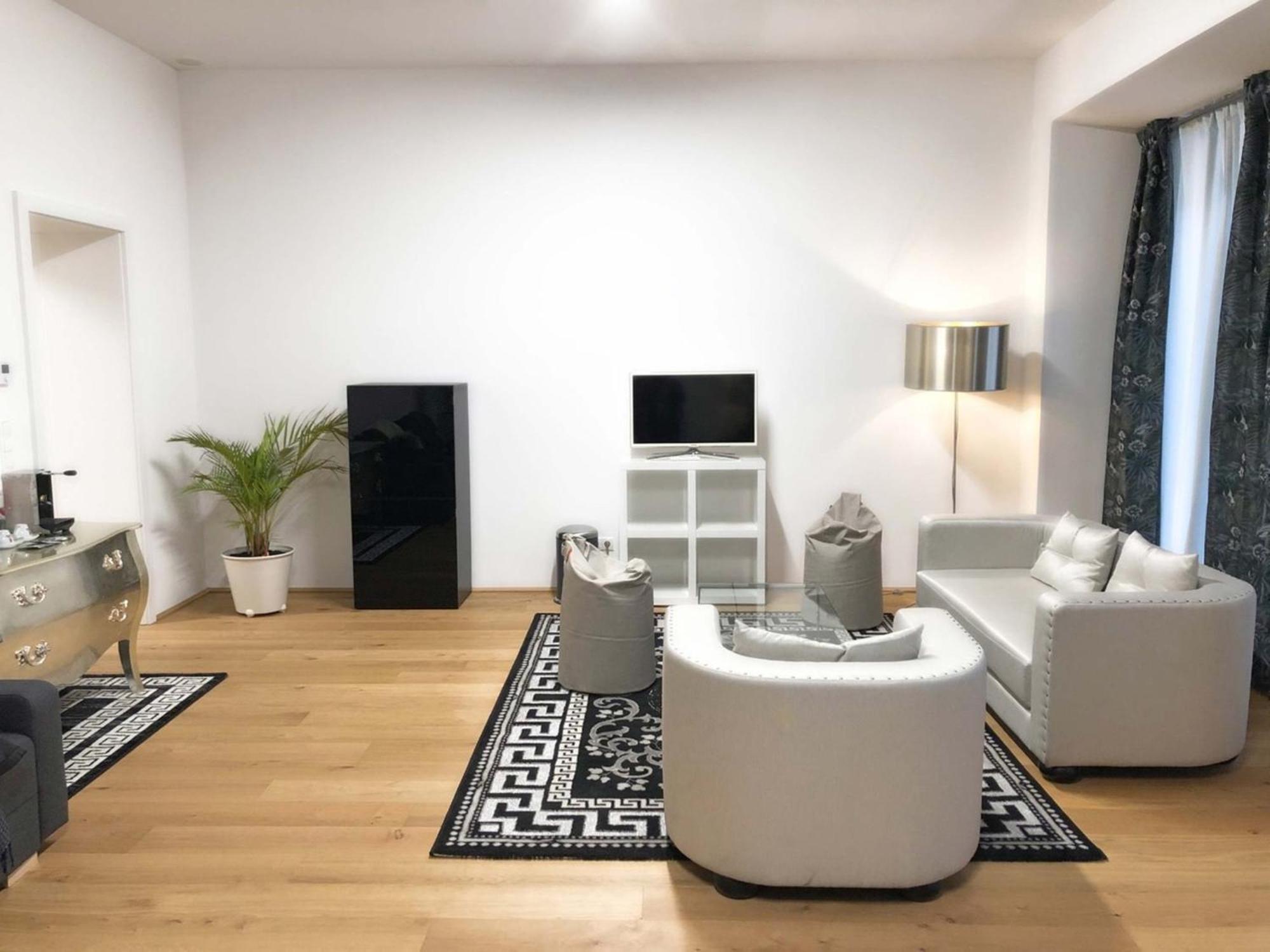 Street Living Hotel - Apartments Wina Bagian luar foto
